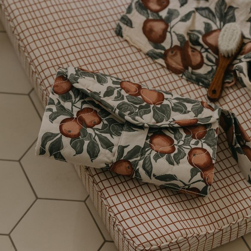 Garbo&Friends Satin Quilted Change To Go - Pomme image 2
