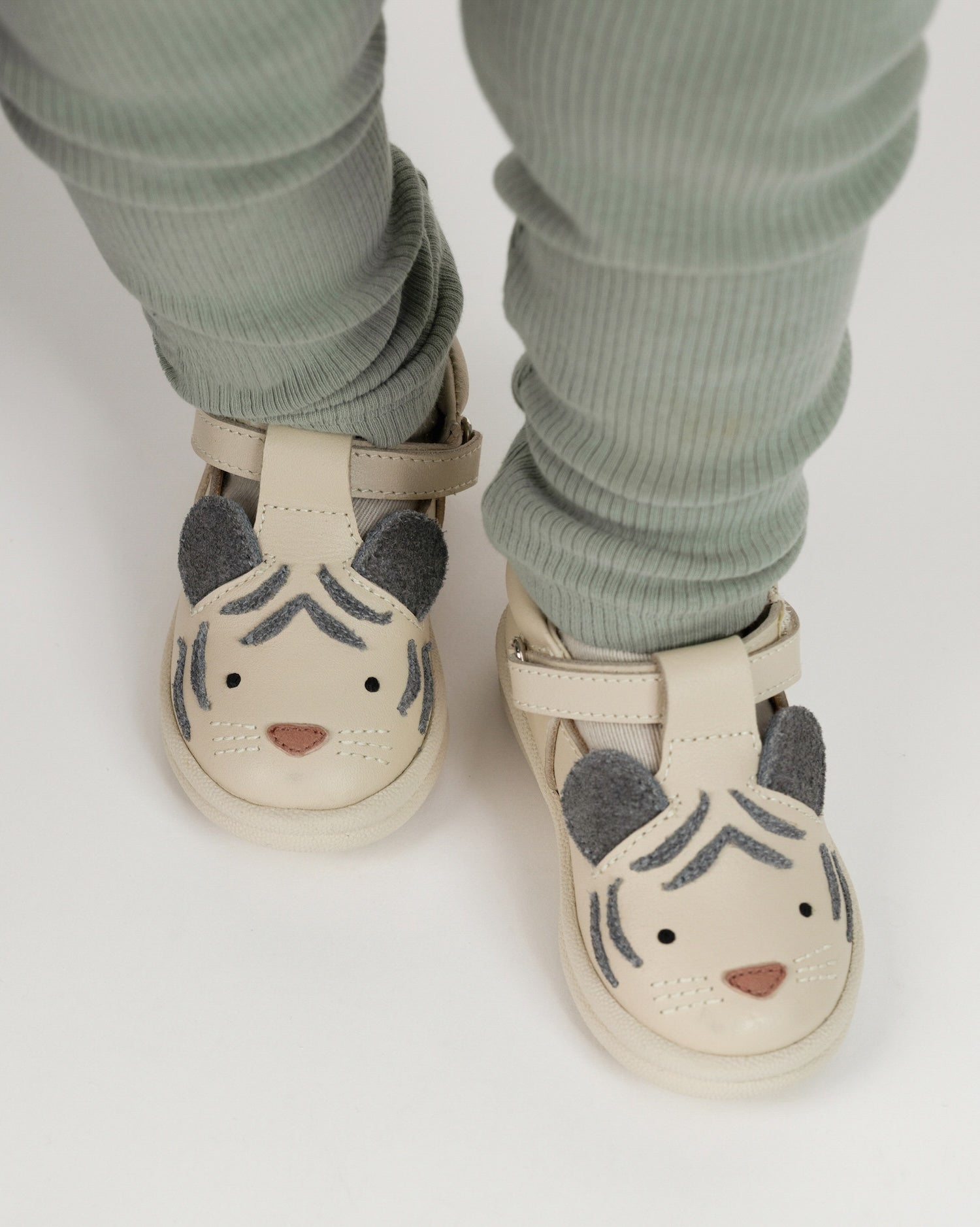 Zazo Special Shoes | White Tiger