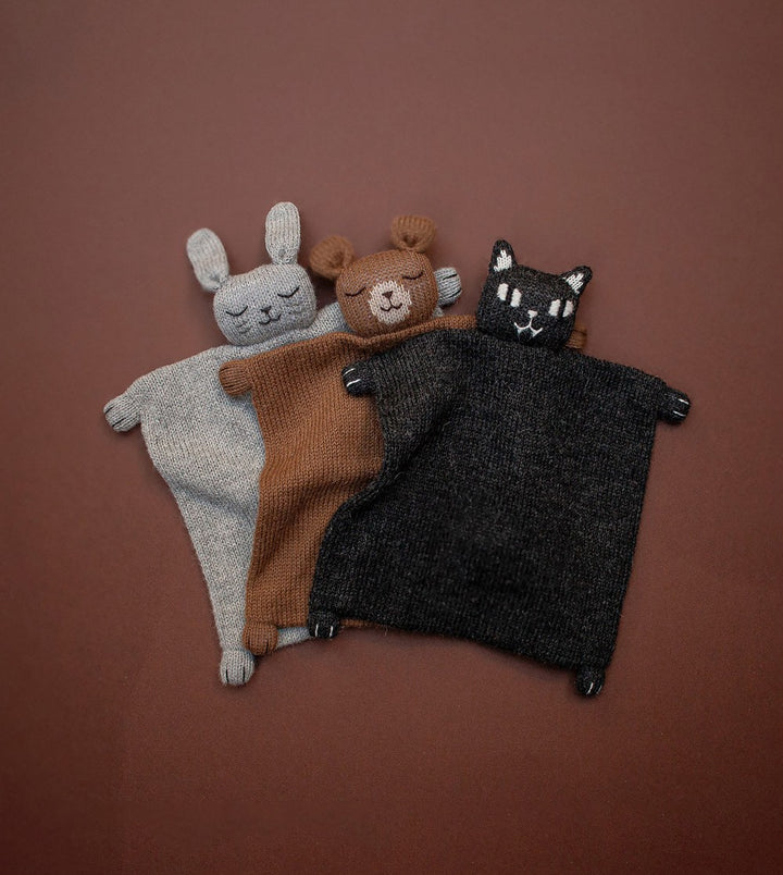 Main Sauvage Knit cuddle cloth | vampire cat image 2