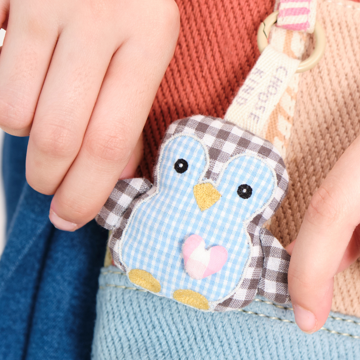 Pebble Brooch - Kind