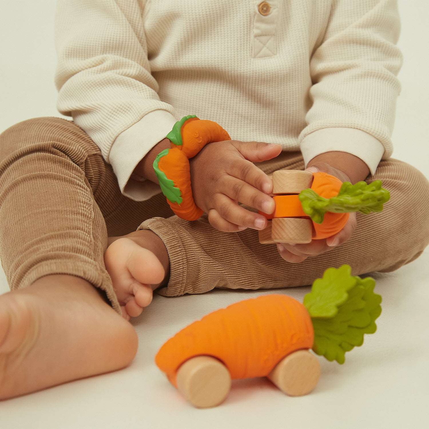 Oli&Carol Cathy the Carrot Car image 1