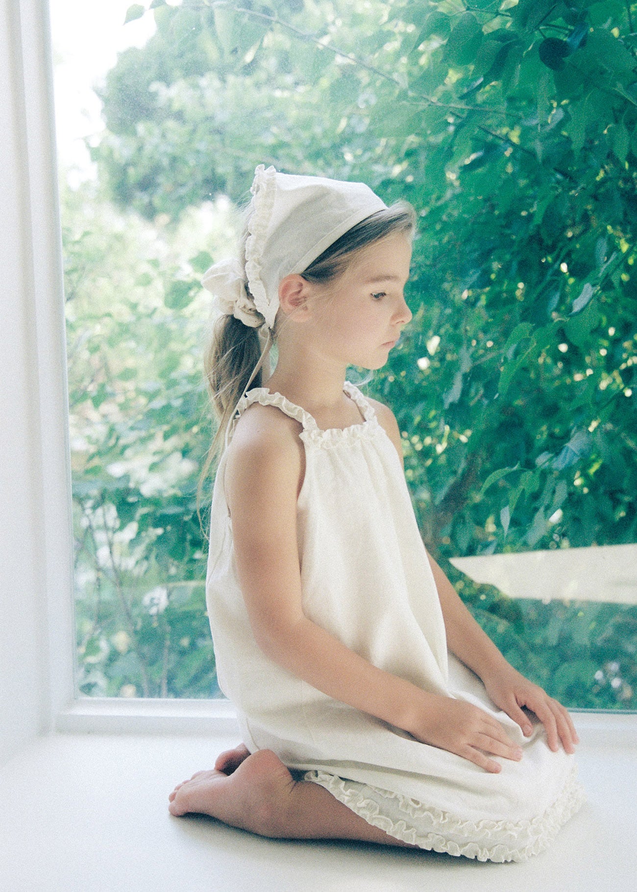 linen frill ops white (with headscarf)