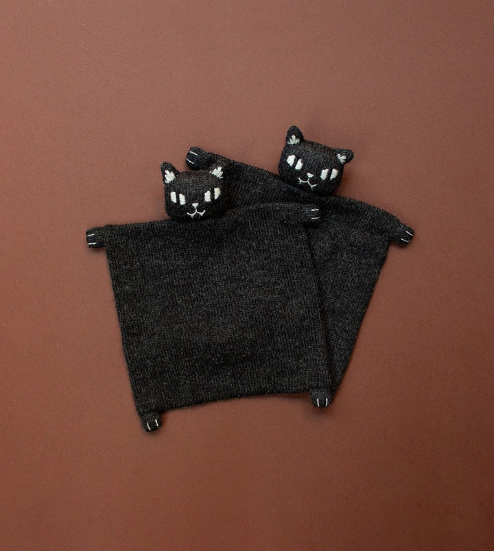 Main Sauvage Knit cuddle cloth | vampire cat image 1