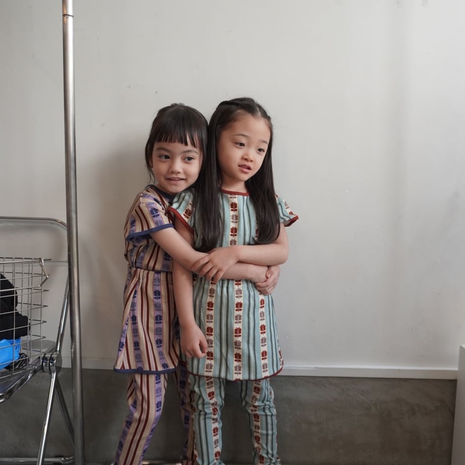 𝙧𝙚𝙩𝙧𝙤 𝙨𝙩𝙧𝙞𝙥𝙚 𝙏