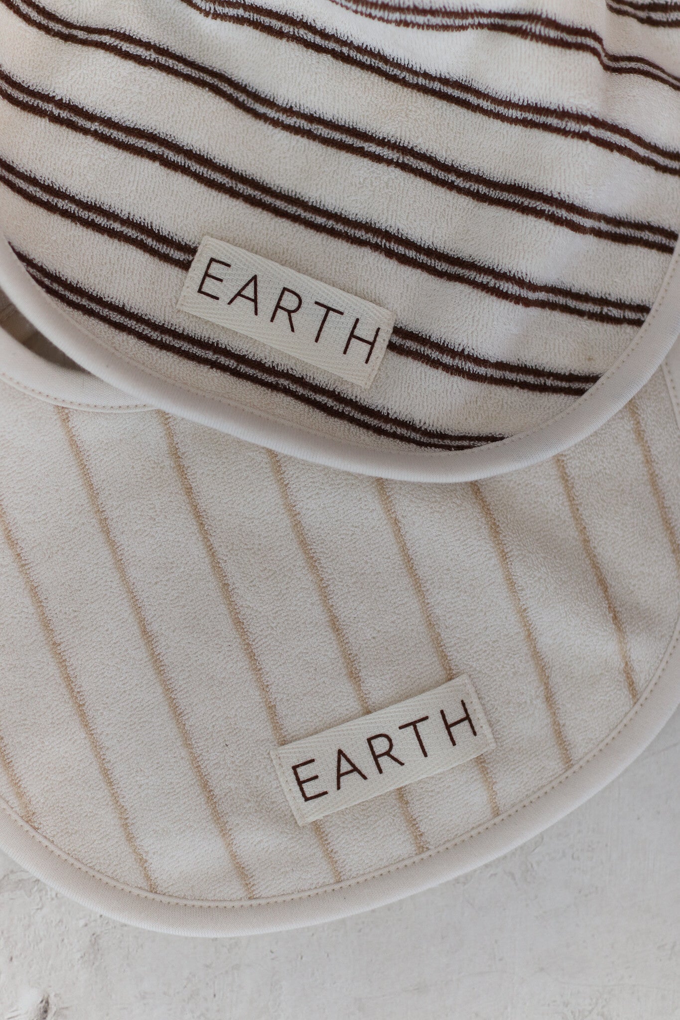 Organic Bib - Beige stripe