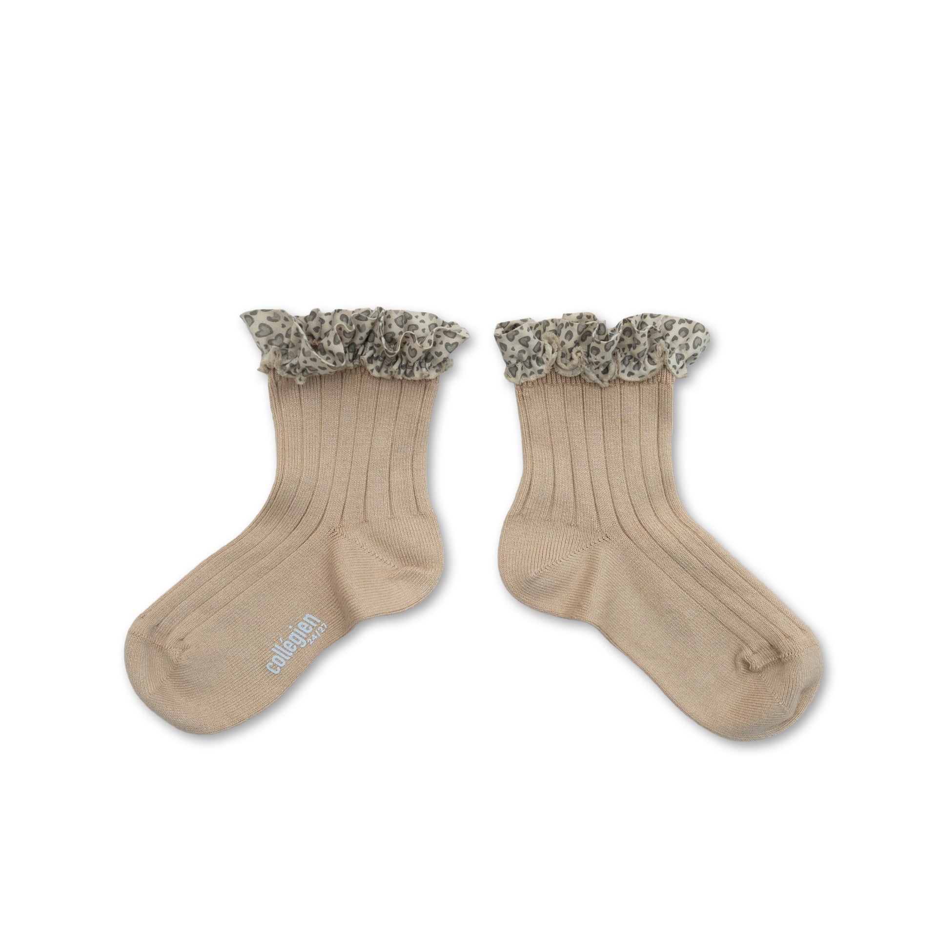 Léa - Ribbed Ankle Socks with Leopard Hearts Ruffle - Sable