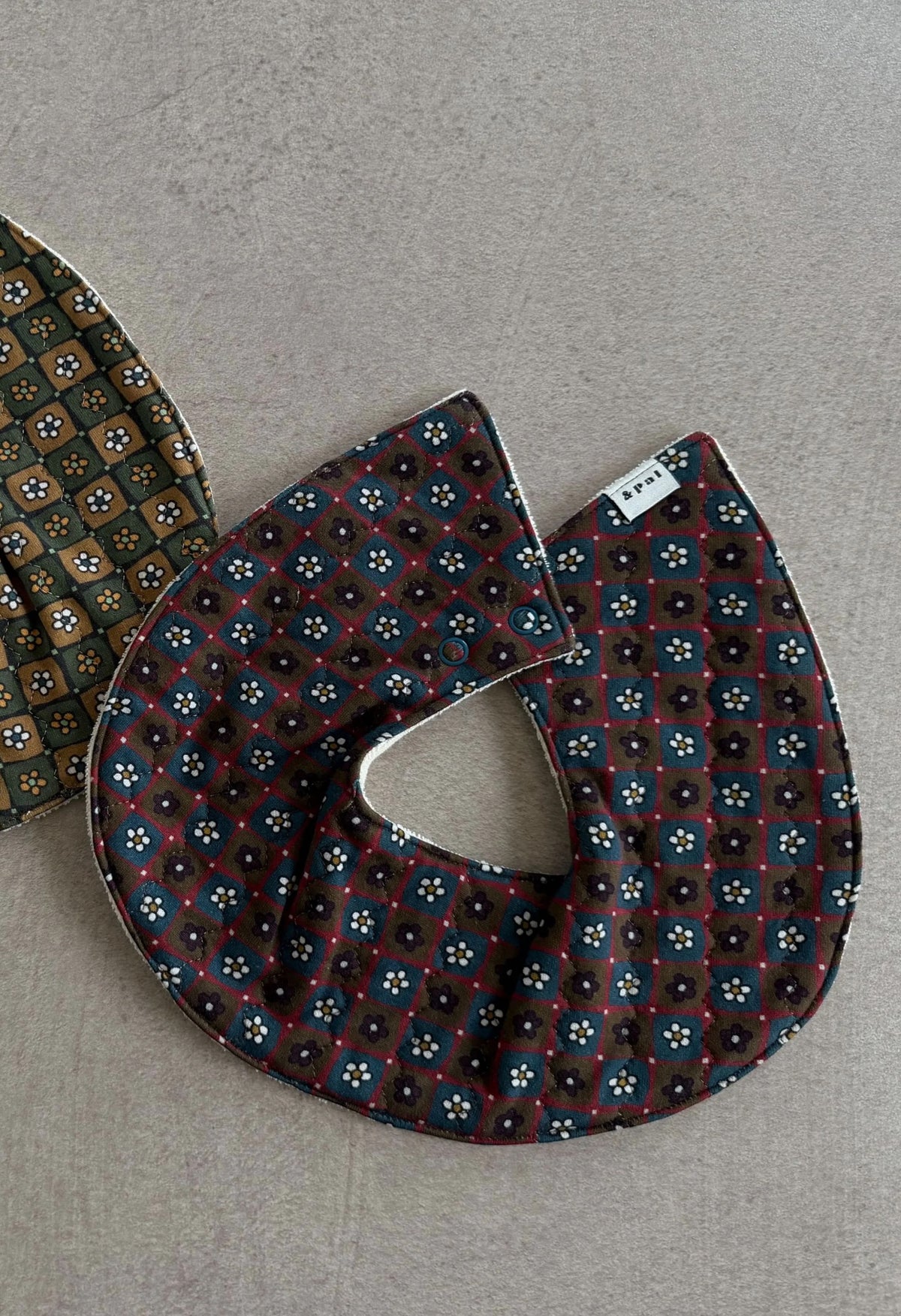 Flower Quilted Bib Bordeaux